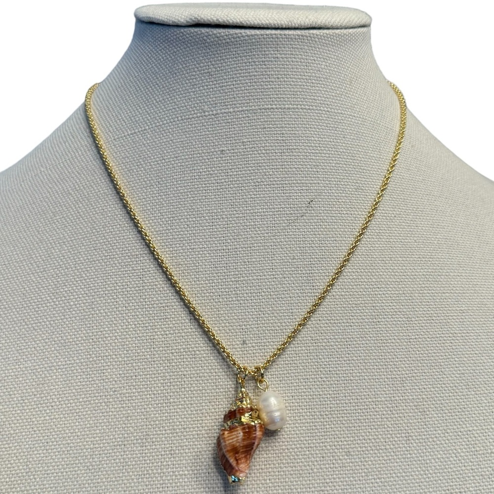 NWT Electric Picks Shell / Pearl Necklace